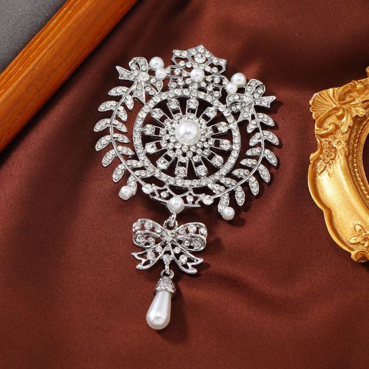 Exaggerated%20Vintage%20Women%20Luxury%20Baroque%20Pendant%20Rhinestone%20Large%20Brooches%20Pins%20Retro%20Middle%20Style%20Lady%20Party%20Banquet%20Badges%20Pin%20-%20Image%203