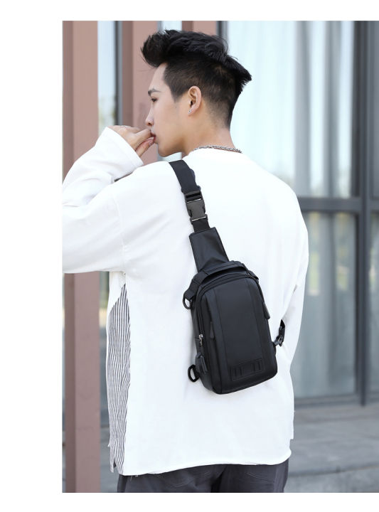 Multifunctional%20fashion%20chest%20bag%20waterproof%20nylon%20cloth%20messenger%20bag%20trendy%20men's%20shoulder%20bag%20charging%20chest%20bag%20-%20Image%203