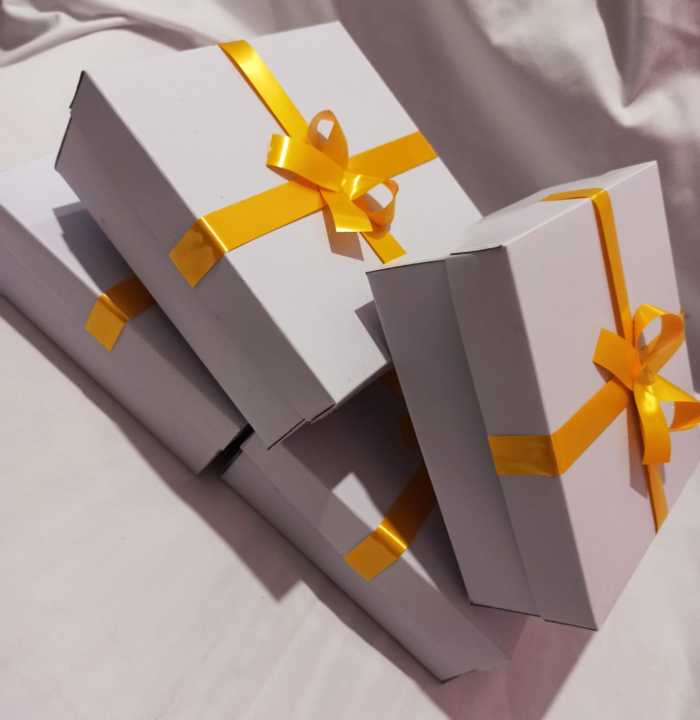 7 * 7 * 2.5 inches 5 empty gift boxes / gift box / Square shaped empty gift box