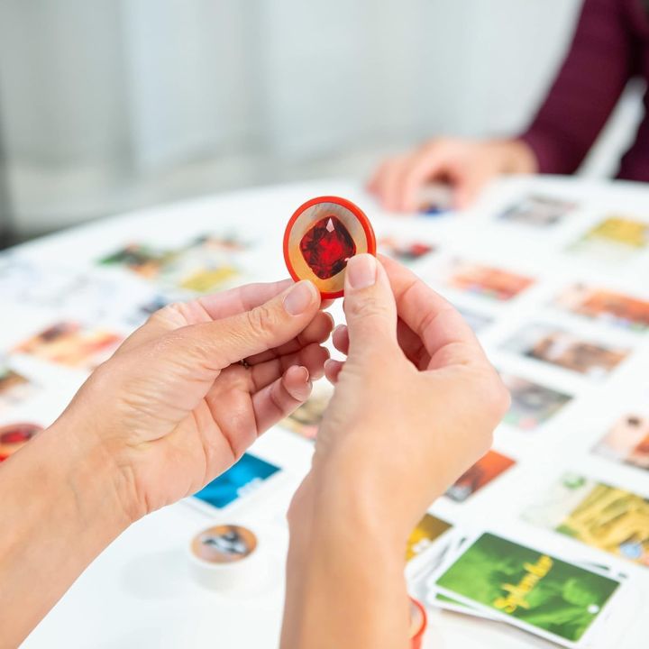 Splendor%20Board%20Game%20Strategy%20Game%20for%20Kids%20and%20Adults%20-%20Marc%20Andre'%20Splendor%20Fun%20Family%20Game%20Night%20Entertainment%20-%20Ages%2010+,%202-4%20Players,%2030-Minute%20Rounds%20by%20ZinZen%20-%20Image%205