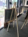 Scan large easel (wooden stand). 