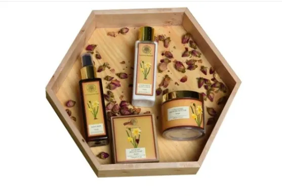 Natural%20Finish%20Wood%20Hexagonal%20Tray%20(12x12%20INCHES)%20-%20Image%207