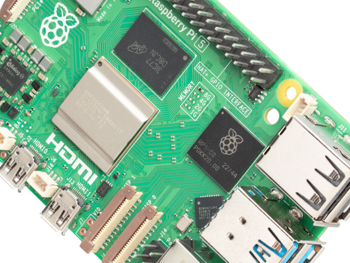 Raspberry%20Pi%205%204GB%20Original%20UK%20-%20Image%205