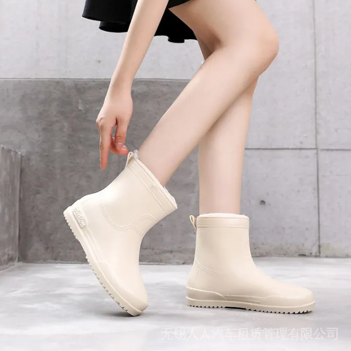 Rain%20Boots%20Women's%20Fashionable%20Outer%20Wear%20Fleece-Lined%20Waterproof%20Mid-Calf%20Rain%20Boots%20Non-Slip%20Wear-Resistant%20Cotton-Padded%20Detachable%20Silicon%20Shoes%20-%20Image%203
