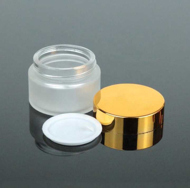 Empty%20Glass%20Cosmetic%20Containers%20-%20Sample%20Jars%20for%20Beauty%20Products%20-%20Image%202