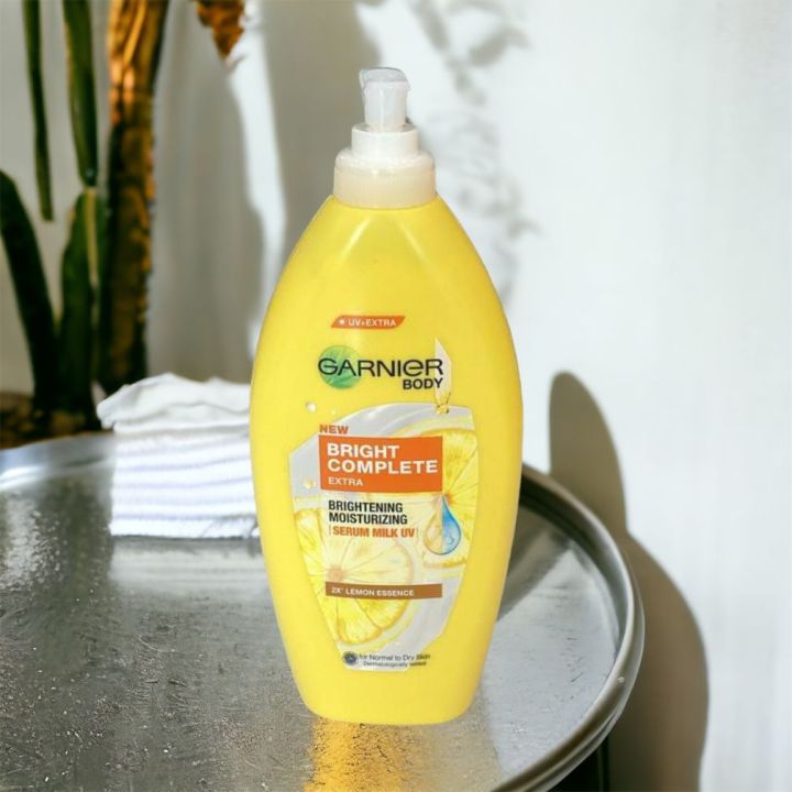 Thailand%20GARNIER%20VITAMIN%20C%20Body%20400%20Ml%20Sun%20Block%20Lotion%20UVA%20/%20UVB%20Bright%20Complete%202x%20Lemon%20Gbvc%20Reduce%20the%20Dark%20Spots%20and%20Even%20Out%20Skin%20Tone%20-%20Image%204