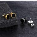 Man Fashion ium Earbob Ear Studs Cool Flat Round Shape Earrings. 