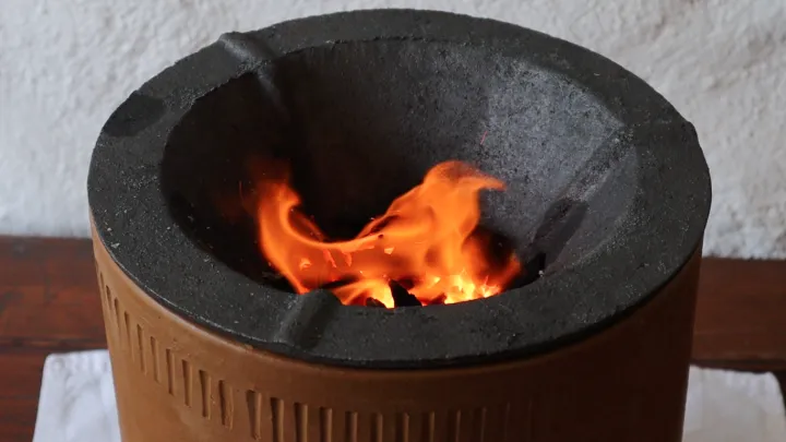 Official%20Jana%20Lipa%20Charcoal%20Cooking%20Stove%20with%2012V%20Power%20Supply%20-%20Image%208