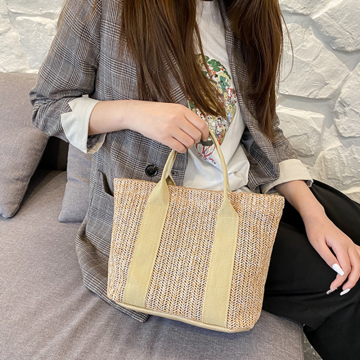 Handcrafted%20design%20Wicker%20handbag%20Versatile%20Eco-friendly%20Bohemian%20style%20Beach%20straw%20bag%20Lightweight%20Natural%20material%20Rattan%20basket%20bag%20for%20Beach%20vacation%20Poolside%20accessory%20Summer%20Picnic%20Casual%20outing%20-%20Image%205