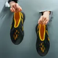 IELGY men's outer wear non-slip soft bottom hole sandals. 