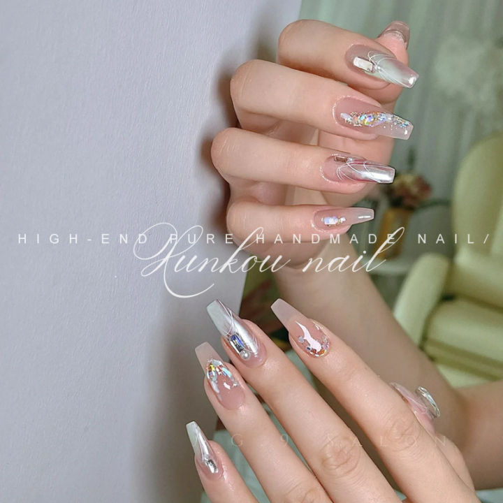 Hand-worn%20nails%20show%20white%20white%20random%20lines,%20magic%20mirror%20powder,%20nail%20art,%20ice%20transparent%20irregular%20French%20ins-style%20Japanese%20style%20-%20Image%204