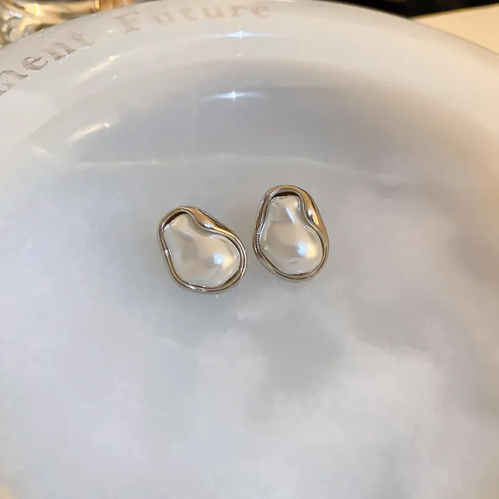 Silver%20Needle%20Irregular%20Baroque%20Pearl%20Stud%20Earrings%20French%20Temperament%20Entry%20High-Grade%20Earrings%20Niche%20Vintage%20Earrings%20Women%20-%20Image%202