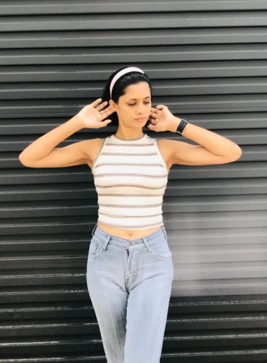 Nessie%20Black%20Essence%20Stripe%20Sleeveless%20Crop%20Top%20T-shirt%20-%20Image%202