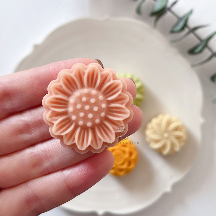 20g%20Mini%20Flower%20Moon%20Cake%20Mold%20Mung%20Bean%20Cake%20Daisy%20Sunflower%20Lotus%20Shape%20Cookie%20Stamp%20Mid-Autumn%20Festival%20Hand%20Pressed%20Pastry%20-%20Image%202
