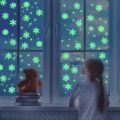 50pcs Christmas Luminous Snowflake Wall Sticker Stars Glow In The Dark Fluorescent Snowflake deco. 