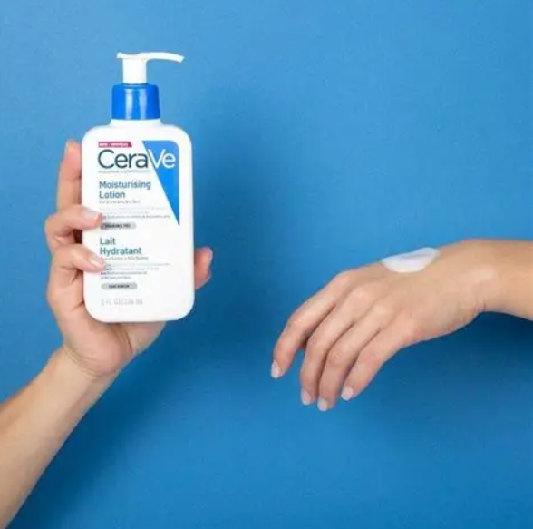 CeraVe%20Moisturising%20Lotion%20For%20Dry%20To%20Very%20Dry%20Skin%20236ml%20-%20Image%202