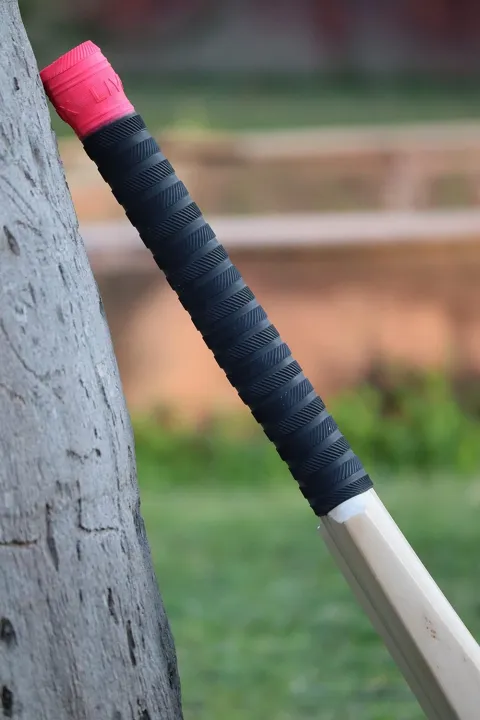 LIVOX%C2%AE%20Super-5%20Cricket%20Bat%20Grips%20with%201%20Wooden%20Grip%20Cone%20Ultra%20Tacky%20(Pack%20of%206)(FROM%20INDIA)NUZ%20-%20Image%203