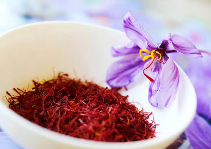 Multani%20Mitti%20with%20Saffron%20Face%20Pack%20Suitable%20for%20all%20skin.s%20types%20100%25%20Natural%20Indian%20clay%20-%20Image%204