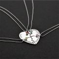 4 Pieces/Set Best Friend Necklace Fashion Ladies Pendant Necklace Bff Jewelry Matching Necklace Couple Friendship Necklace Gift. 