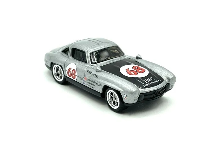 Hot%20Wheels%20IWC%20Racing%20Mercedes-Benz%20300%20SL%20-%20Image%203