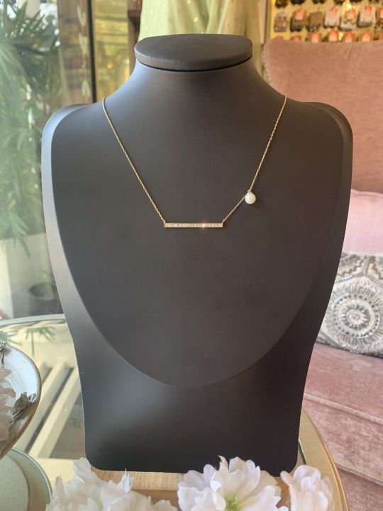 Gold squared pearl necklace