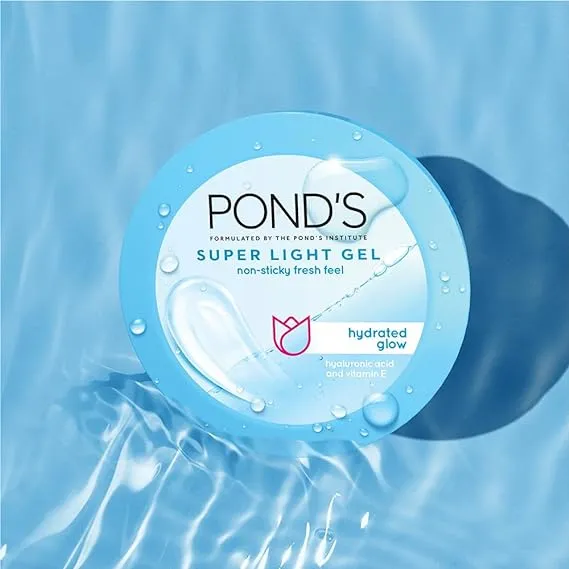 Pond%E2%80%99s%20Super%20Light%20Gel%20Oil%20Free%20Moisturiser%20With%20Hyaluronic%20Acid%20+%20Vitamin%20E%20(200ml)%20-%20Image%207