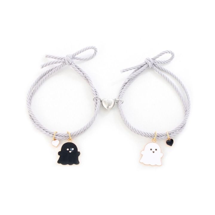Trendy%20Black%20and%20White%20Halloween%20Couple%20Bracelets%20with%20Love%20Heart%20Pendant%20-%20Adjustable%20Rubber%20Band,%20Matching%20Set%20-%20Image%209