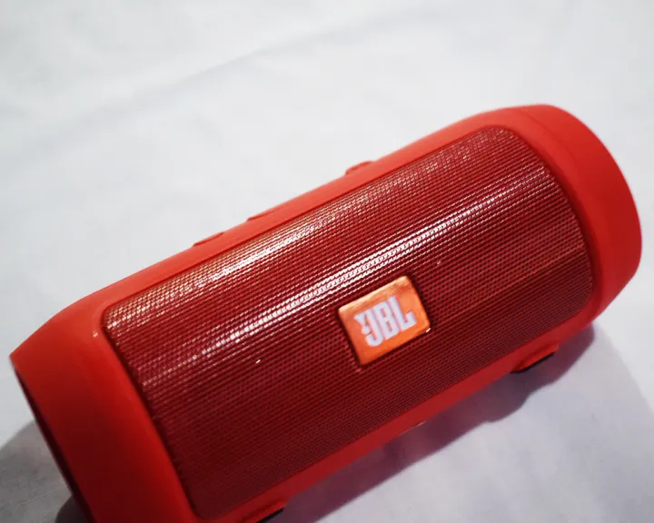 JB%CC%B2L%20Bluetooth%20Speaker%20Charge%20Mini%202+%20Portable%20Wireless%20Speaker%20FM%20Radio%20Micro%20SD%20Card%20Supported%20-%20Image%204