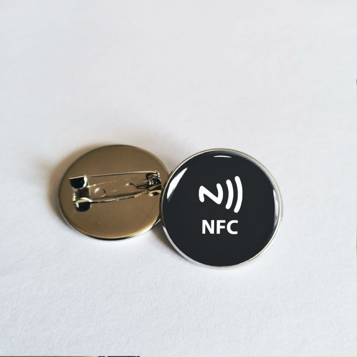 Smart%20Pins%20NFC%20Epoxy%20Scannable%20Lapel%20Pins%20-%20Image%204