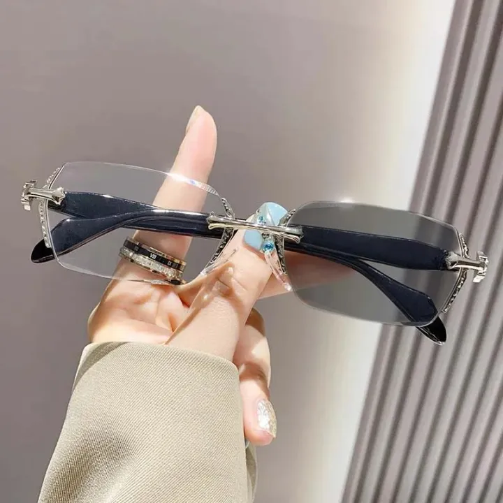 Color%20Changing%20Frameless%20Reading%20Glasses%20Cut%20Edges%20Photochromic%20Anti%20Blue%20Light%20Metal%20High-definition%20Presbyopia%20Eyewear%20To%20+4.0%20-%20Image%204