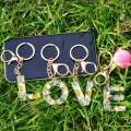 New Fashion White Daisy Flower Keychain English Letters Pendant Key Holder Girl Women Lovely Car Bag Decoration Party Cute Gift. 