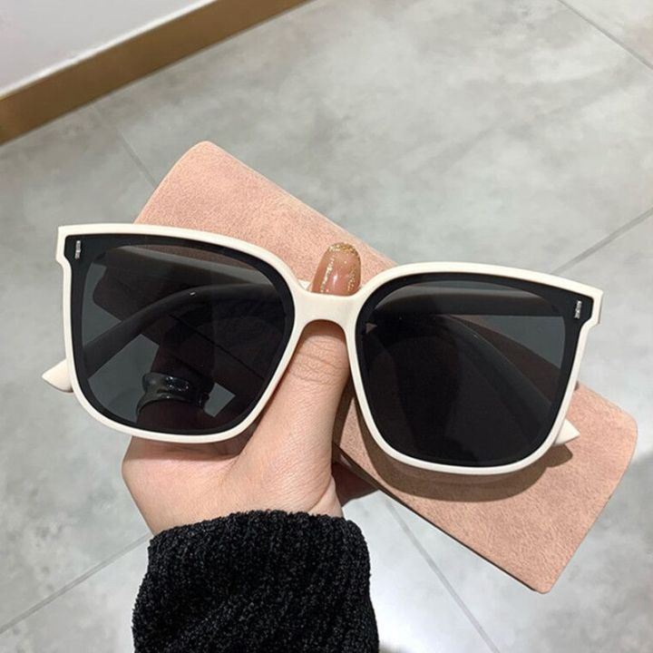 OIMG%20Vintage%20Square%20Sunglasses%20Women%20Oversized%20Sunglass%20Men%20Retro%20Black%20Sun%20Glasses%20Shades%20Goggle%20UV400%20Oculos%20De%20Sol%20-%20Image%204