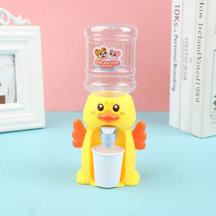 Mini%20Duck%20Water%20Dispenser%20Toy%20with%20Cups%20-%20Cute%20Drinking%20Toy%20Set%20Mimi%20Star%20Kids%20Pretend%20Play%20by%20ZinZen%20-%20Image%203