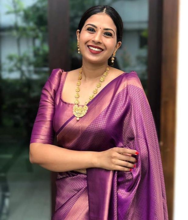 Women's%20Kanjivaram%20Soft%20Silk%20Saree%20With%20Blouse%20Piece%20(Purple)%20-%20Image%203