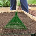 Ekel Broom Plastic, Garden Broom Plastic, Adult Rake with Hardwood Handle, Durable Plastic Head to Sweep Leaves in Lawn and Tidying Up The Garden. 