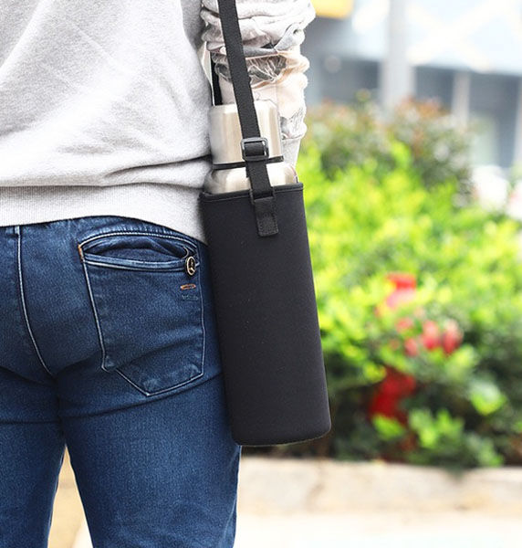 Water%20Bottle%20Carrier,%20Portable%20Insulated%20Water%20Bottle%20Holder%20Bag%201000ML%20with%20Adjustable%20Shoulder%20Strap%20-%20Image%204