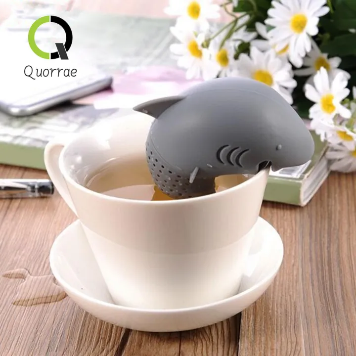 Quorrae%20Hanging%20Tea%20Infuser%20Creative%20Silicone%20Tea%20Infuser%20with%20Fine%20Mesh%20Filter%20for%20Home%20Kitchen%20Food%20Grade%20Tea%20Strainer%20in%20Unique%20Shape%20-%20Image%203