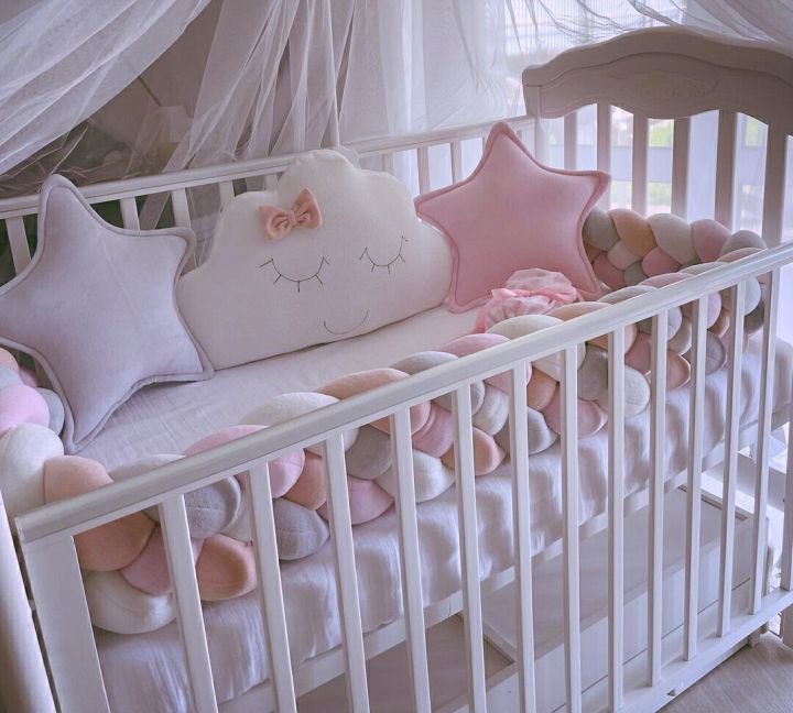 Baby%20cot%20Braided%20bumper%20,Cloud%20pillow%20with%20Bear%20Cot%20mobile%20%20Bedding%20set%20for%20a%20baby%20boy.%20-%20Image%204