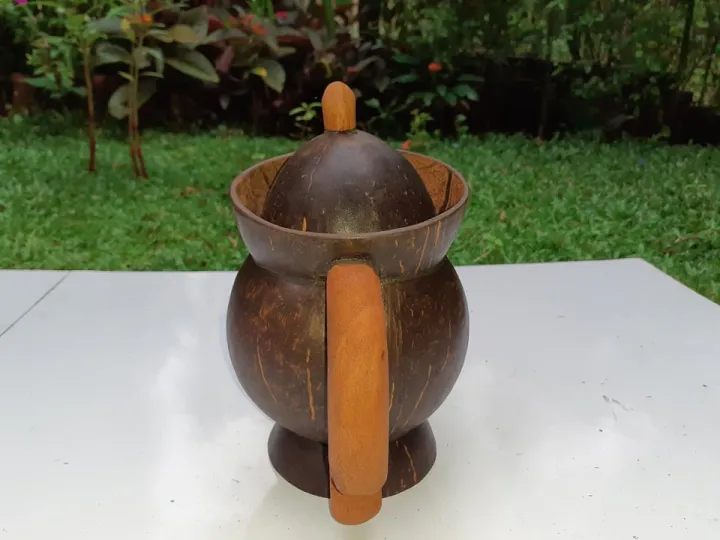 Coconut%20Shell%20Tea%20Pot%20With%204%20Cups%20-%20Desert%20Cup%20-%20Bowl%20-%20Hand%20Made%20-%20100%25%20Eco%20Frendly%20-%20Dishes%20-%20Tea%20Mug%20-%20Suger%20Bowl%20-%20Tray%20-%20Spoon%20-%20Curry%20Bowl%20-%20Image%206