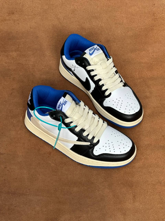 Nike%20Men%E2%80%99s%20Travis%20Scott%20x%20Air%20Jordan%201%20(Cactus%20Jack)%20-%20Image%205