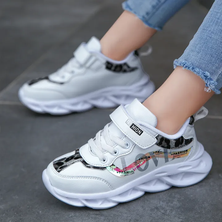%E3%80%90BestGO%E3%80%91Korean%20Rubber%20Shoes%20For%20Kids%20Shoes%20For%20Kids%20Girl%20Sale%20Shoes%20For%20Kids%20With%20Light%20White%20Rubber%20Shoes%20For%20Kids%20Girl%20Sneakers%20For%20Kids%20%20Korean%20Running%20Shoes%20For%20Kids%20Girl%20Black%20Shoes%20For%20Kids%20Girl%20New%20Fashion%20Shoes%20For%20Kids%20-%20Image%203
