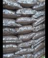 Cow dung 1 kg for your home garden. ගොම පොහොර ( පස් කවලම් කර නොමැත). 