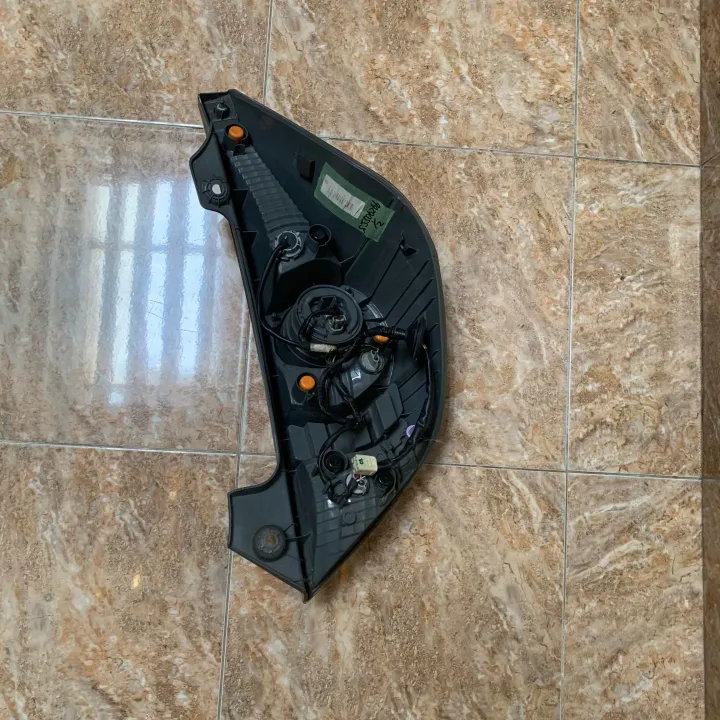 Toyota%20Aqua%20Tail%20Light%20-%20Image%203