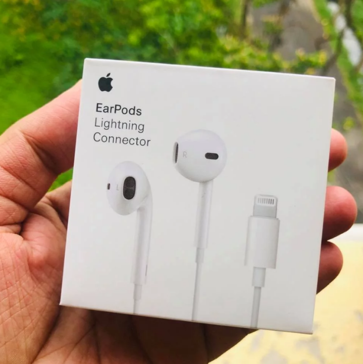 Apple%20EarPods%20Headphones%20with%20Lightning%20Connector,%20Wired%20Ear%20Buds%20for%20iPhone%20with%20Built-in%20Remote%20to%20Control%20Music,%20Phone%20Calls,%20and%20Volume%20-%20Image%202