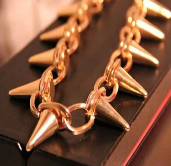 Fashion%20Design%20Metal%20Spikes%20Studs%20Rivets%20Goth%20Necklace%20Choker%20-%20Image%203