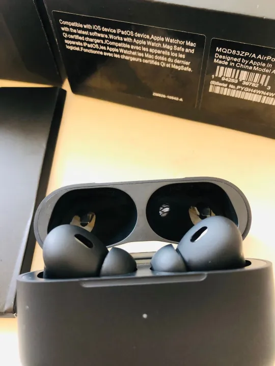 Apple%20Airpods%20Pro%20Gen%202%20Matt%20Black%20Edition%20-%20Image%209