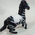 WIND UP RUNNING ZEBRA / HORSE / TOY WINDER ANIMAL. 