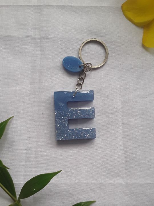 Epoxy%20Resin%20Key%20Tags-%20Crystal%20clear%20epoxy%20resin%20-%20Silver%20and%20Blue%20sprinkles%20inside%20-%20Transparent%20with%20glistening%20surface%20-English%20Alphabet%20Letter%20Key%20Tags%20-%20-%20Image%208