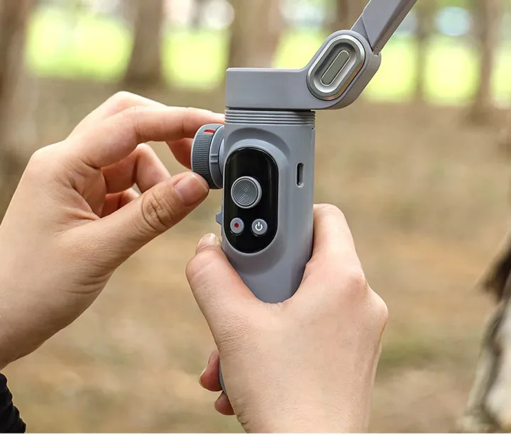 AOCHUAN%20Smart%20X%20Pro%203-Axis%20Foldable%20Handheld%20Gimbal%20Stabilizer%20with%20Fill%20Light%20Wireless%20Charging%20For%20Smart%20Phone%20Action%20Camera%20-%20Image%207