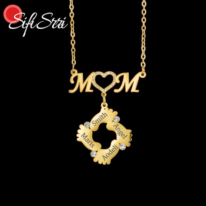 Mom Is The Heart Of The Family - Family Personalized Custom 3D Crystal Heart Shaped - Mother's Day, Gift For Mom, Daughter